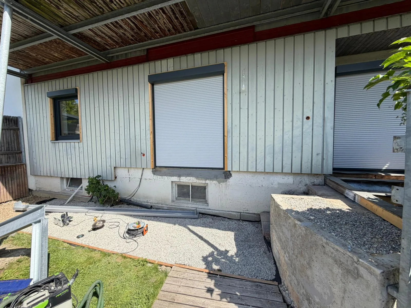 Umbau Balkon Terrassenanbau Stahlkonstruktion mit Holzbelag Bild 2