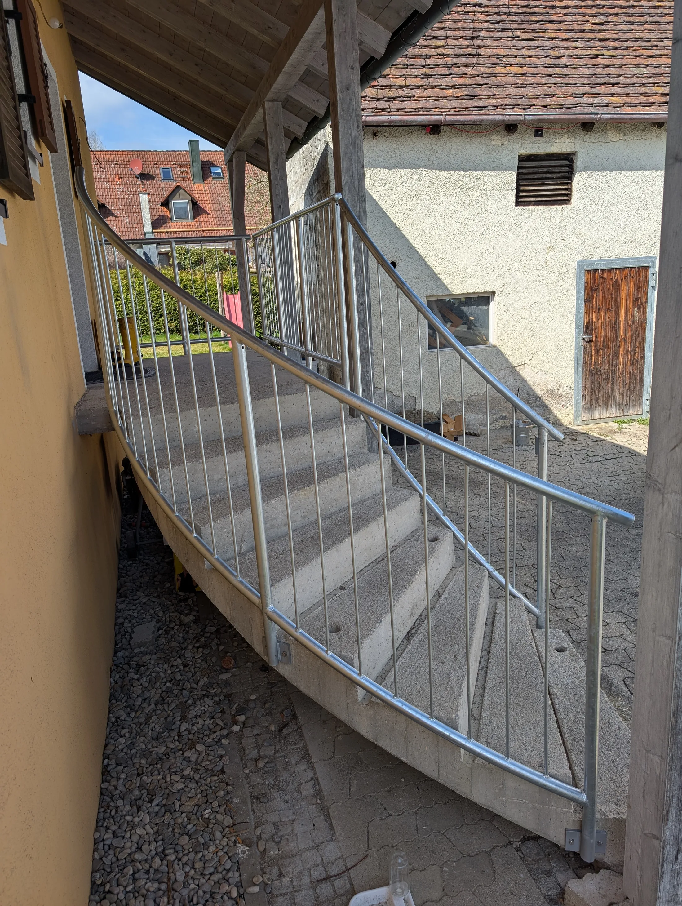 Geländer gebogen Feuerverzinkt Bild 4