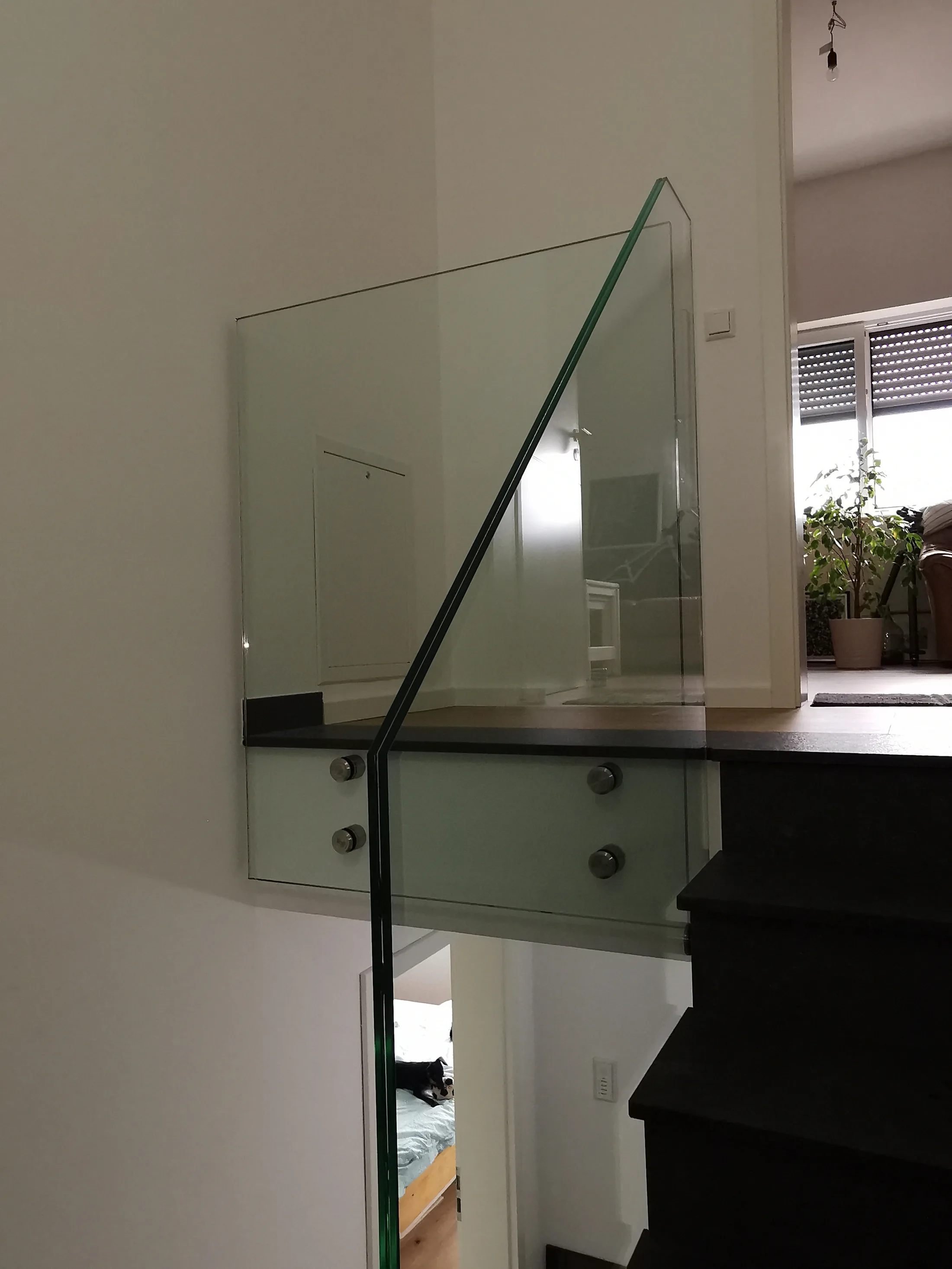 Treppenhaus Verglasung Absturzsicherung mit Punkthaltern Bild 4