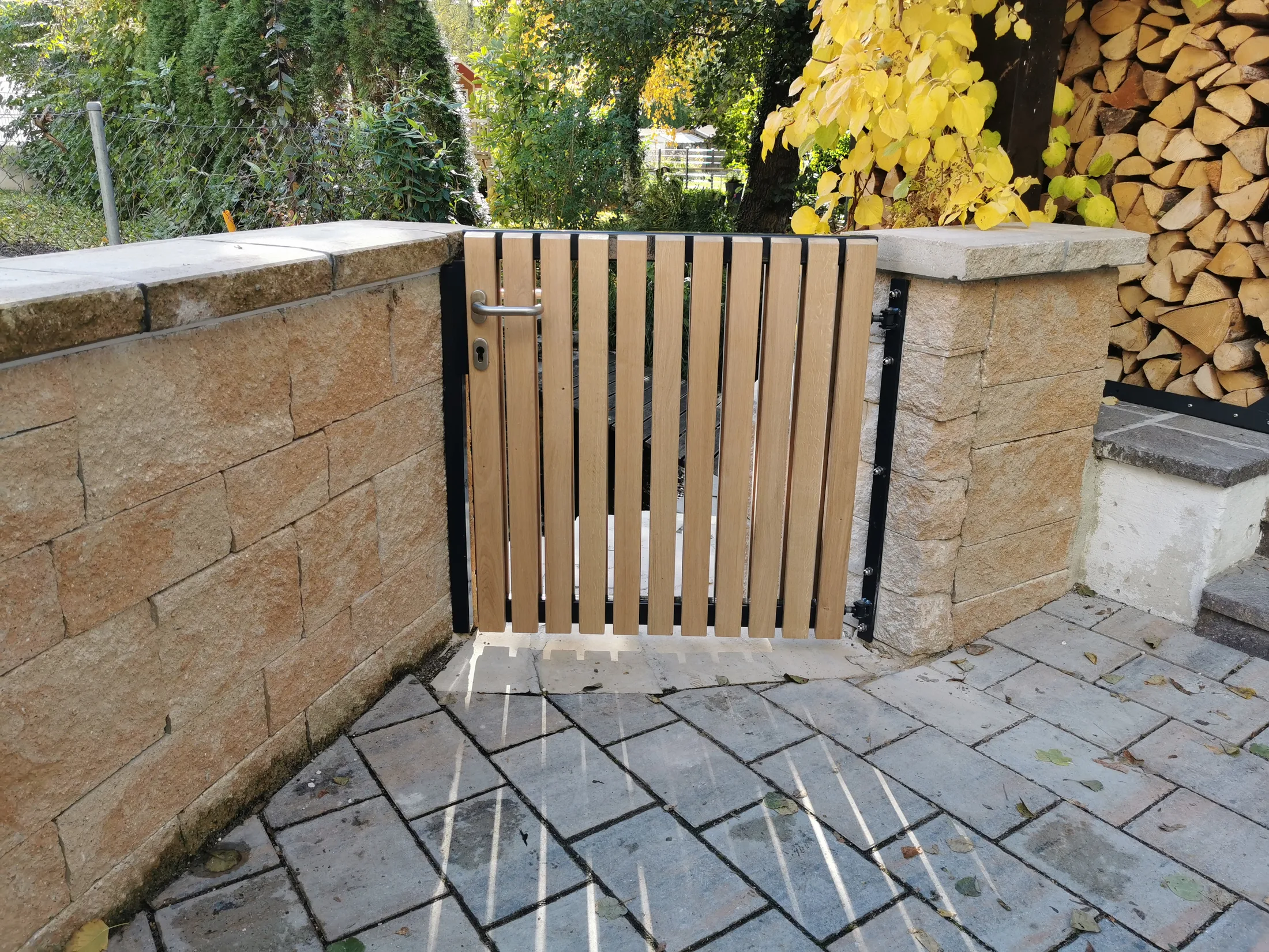 Garten Türe Pulverbeschichtet Füllung aus Holzlatten Bild 4