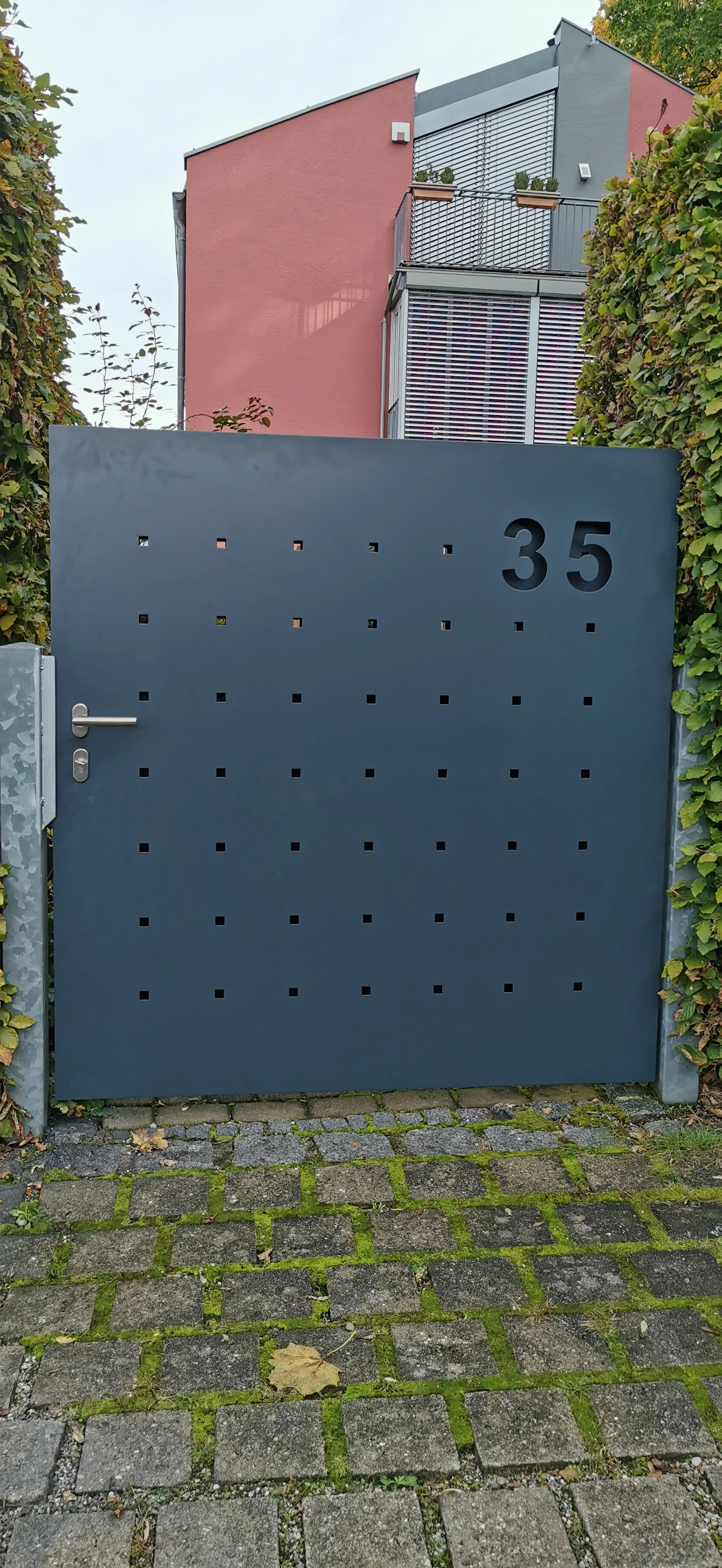 Gartentür umbau mit Sichtschutz Pulverbeschichtet – Türen Referenz