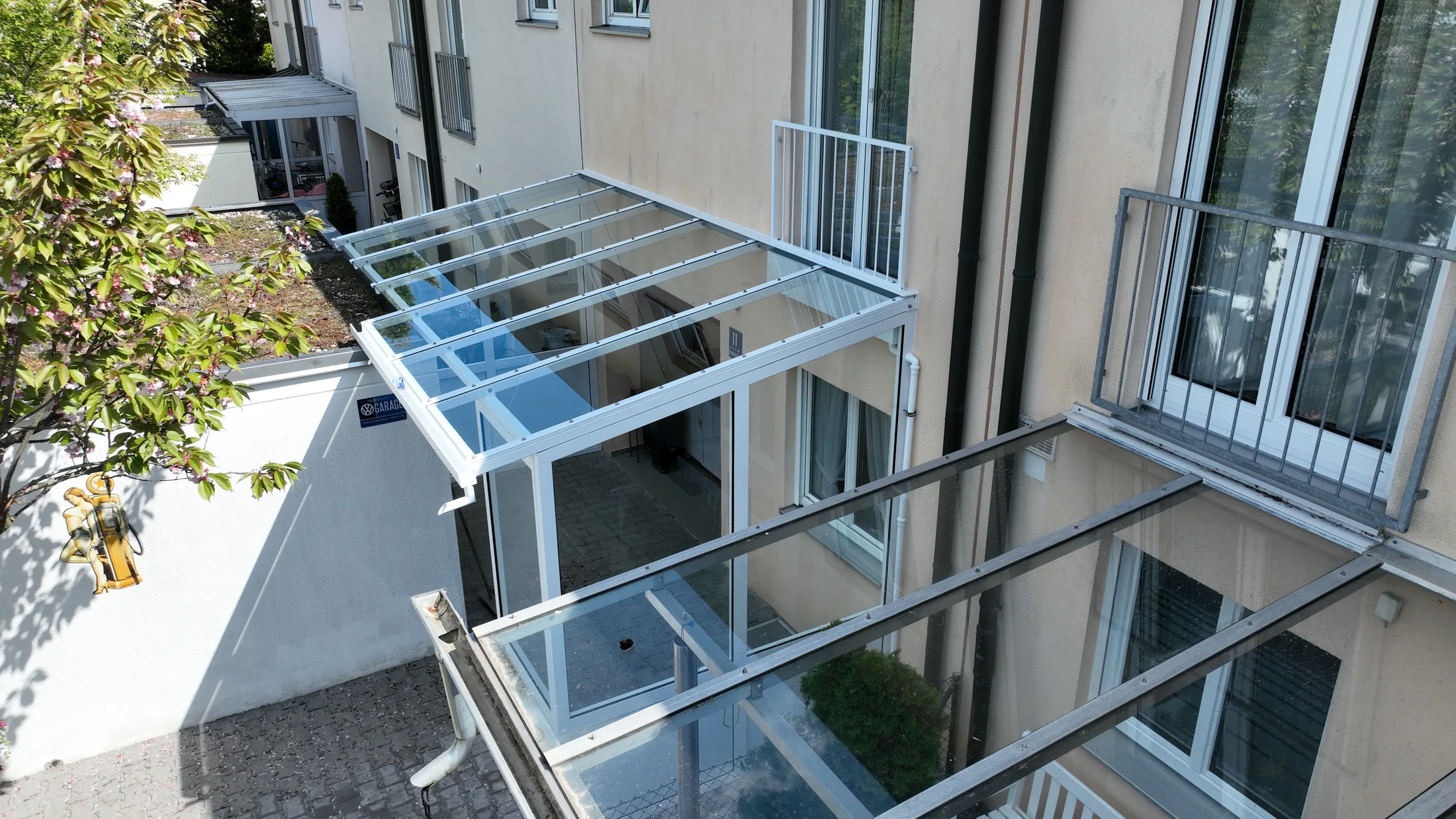 Wintergarten-Einhausung aus Stahl und Glas, pulverbeschichtet Bild 2